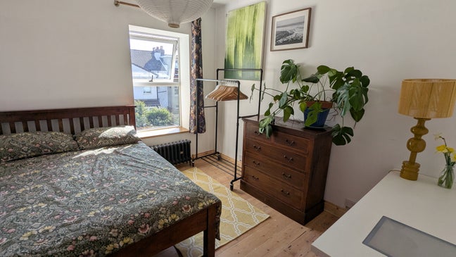 Double furnished room in beautiful Bedminster home Main Photo