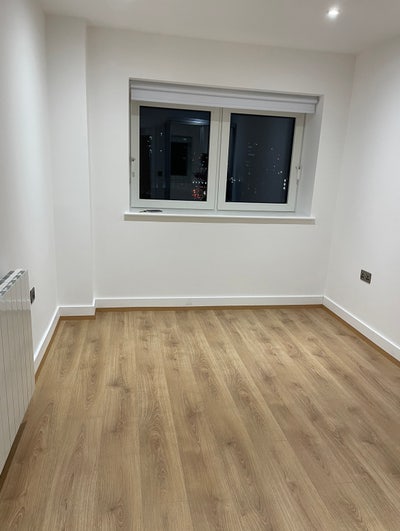 REDUCED: Double ensuite-room (new build) Main Photo