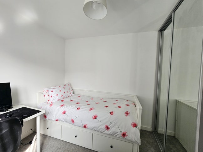 Cedars Park Single room Main Photo