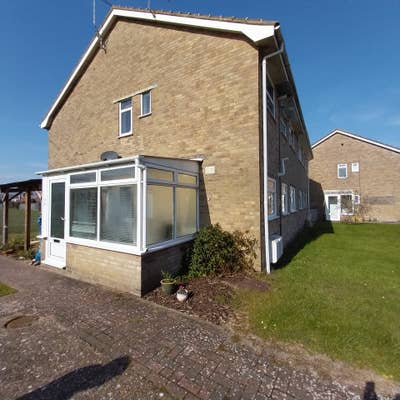 Whole flat to rent Main Photo