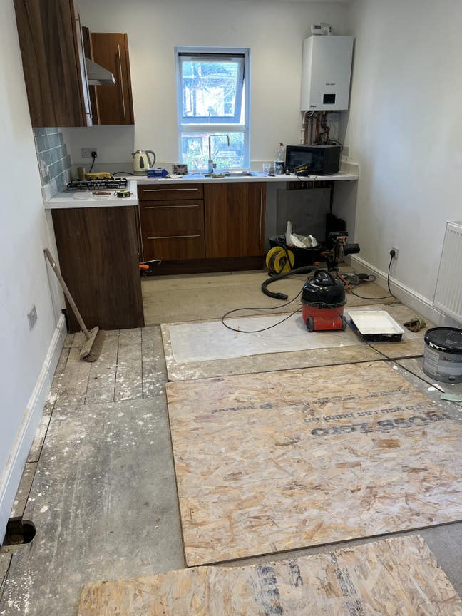 Small studio room fully self-contained  Main Photo