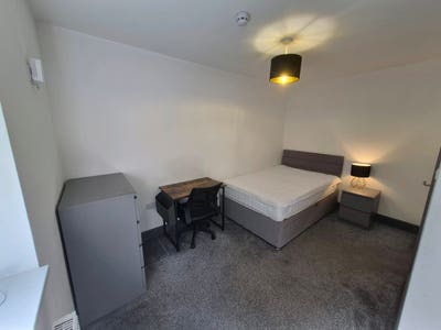 Ensuite Room in 7 Bed Shared House Main Photo
