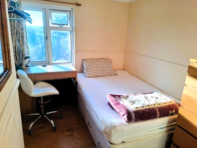 Double Room E17, Low Deposit,Short Lets Considered Main Photo