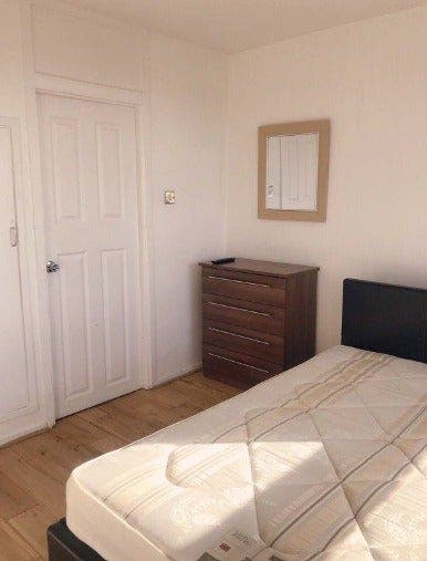 Double Room Available in zone 2 (45) Main Photo