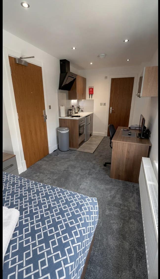 1-bedroom studio flat, Queens Road, Coventry Main Photo