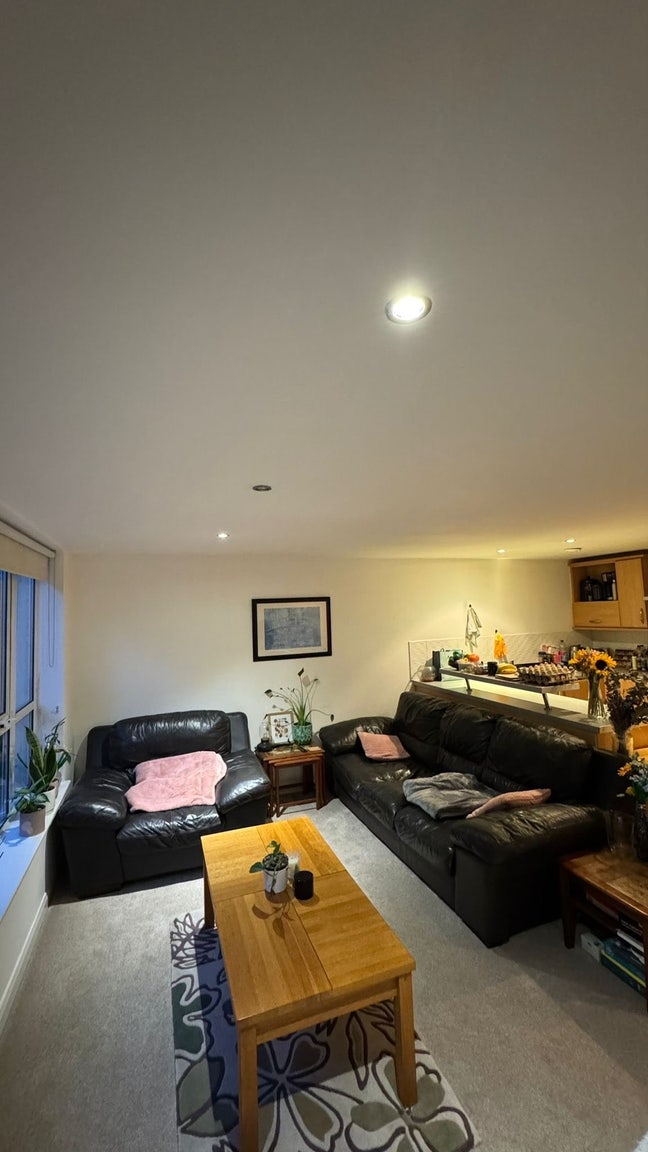 Lovely room to rent in Shawlands Flat Main Photo