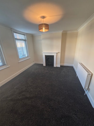 Newly refurbished 3 Bed Terrace to RENT Main Photo