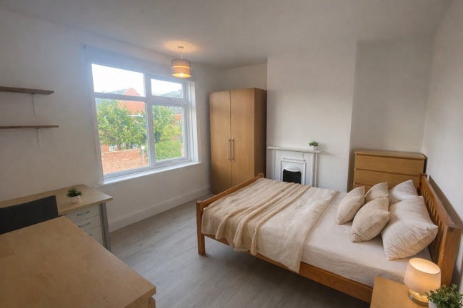 Students/4 Doubles  /2 Baths All inc  Main Photo