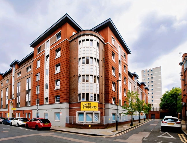 Subletting student accommodation in London Main Photo