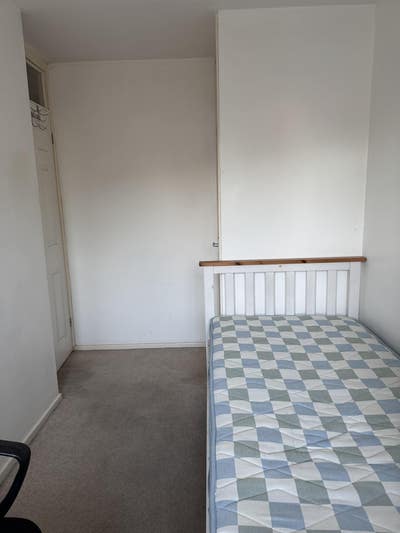 Single Room available  Main Photo