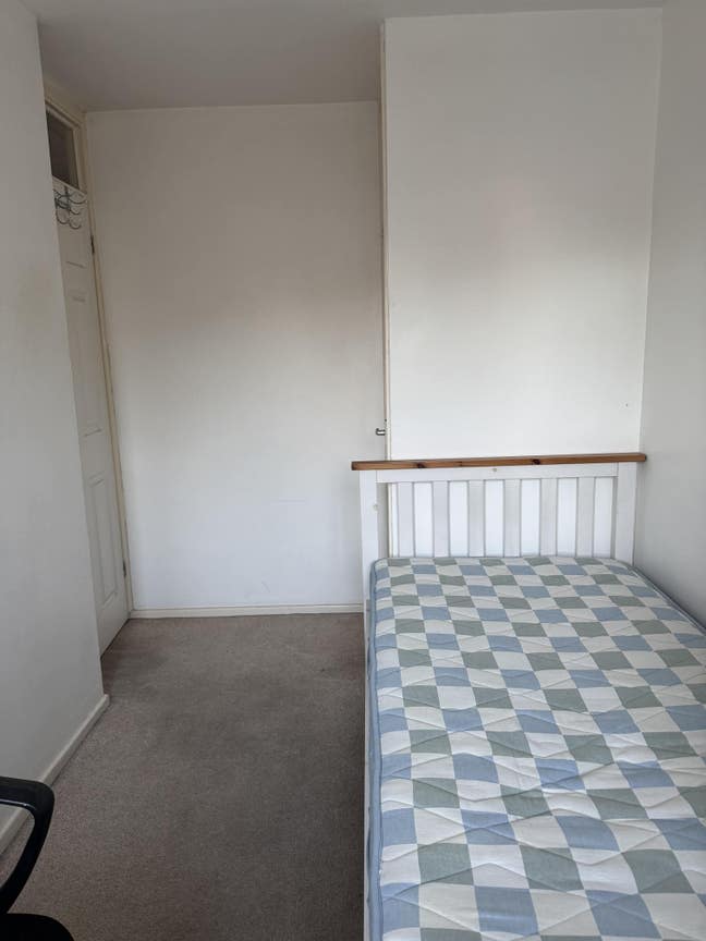 Single Room available  Main Photo