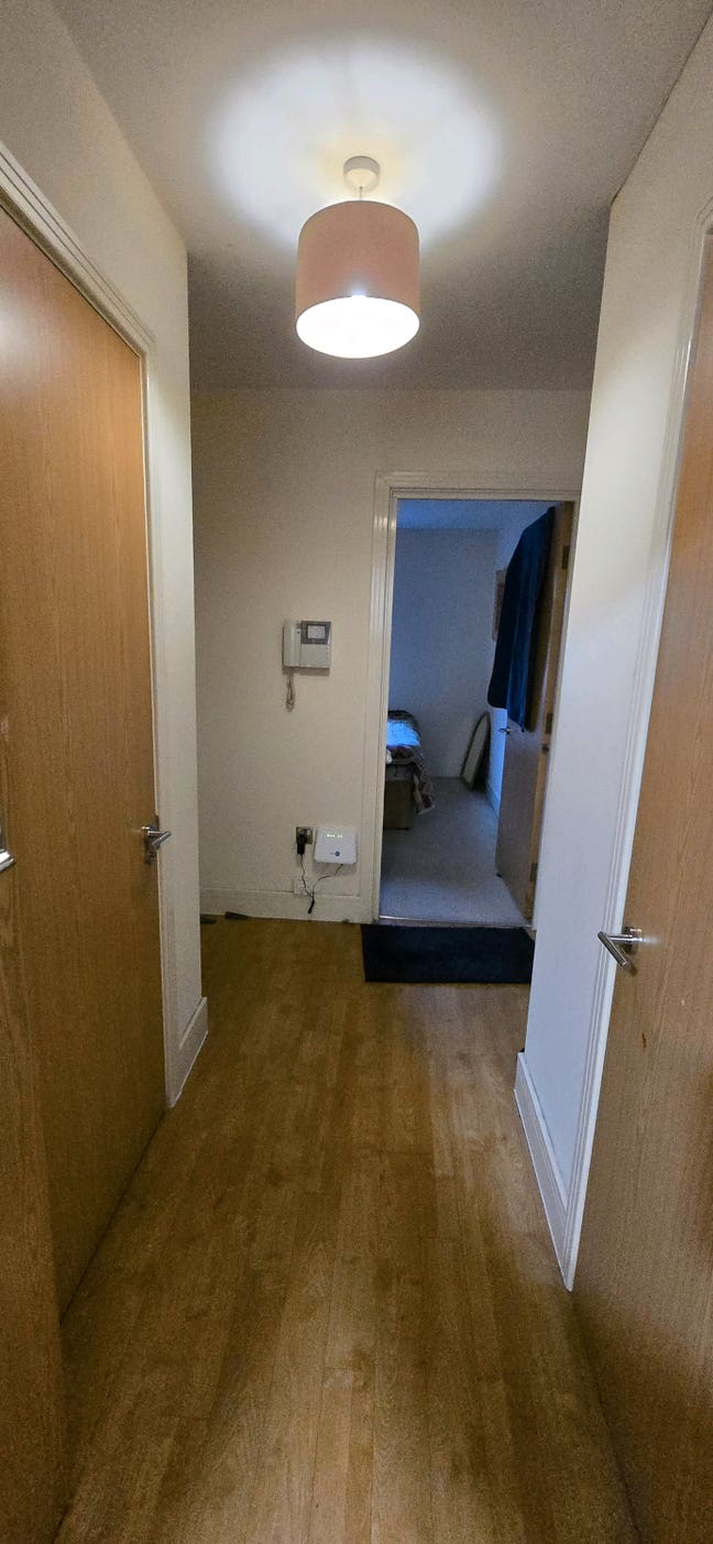 1 room with a dedicated bathroom  Main Photo