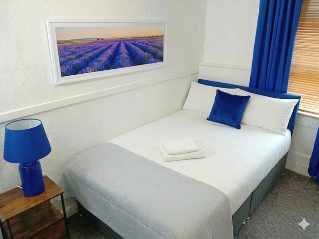 Furnished Rooms Bills Included Flexible stay Main Photo