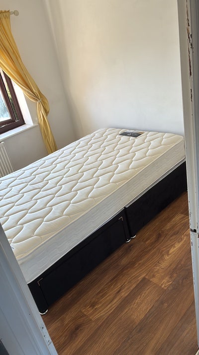  Double rooms Available immediately  Main Photo