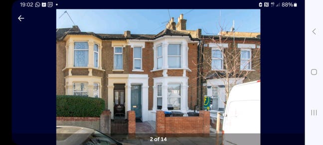 Spacious, double bed & ensuite  Main Photo