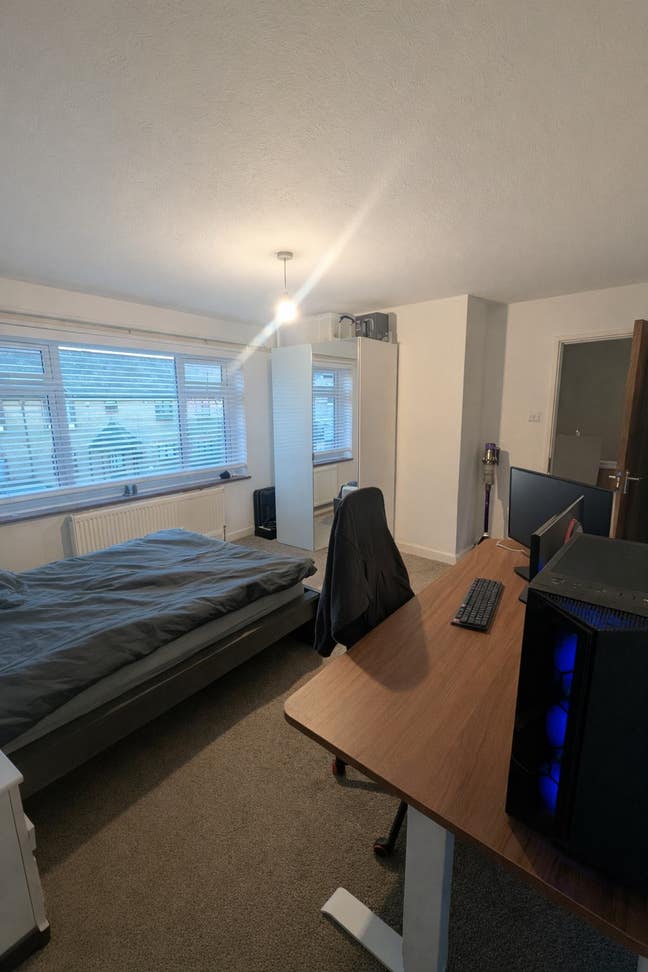 Furnished Double bedroom - House in Canning Town Main Photo