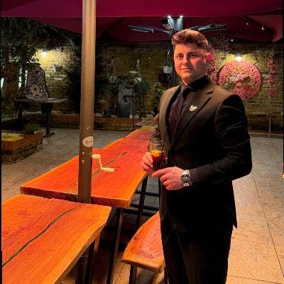 32 year old Male seeks a single or double room Main Photo