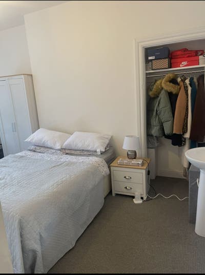 A furnished double room is available for rent Main Photo
