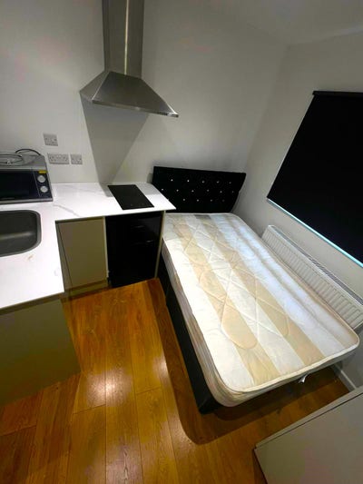 Fully Self Contained Studio Apartment Main Photo