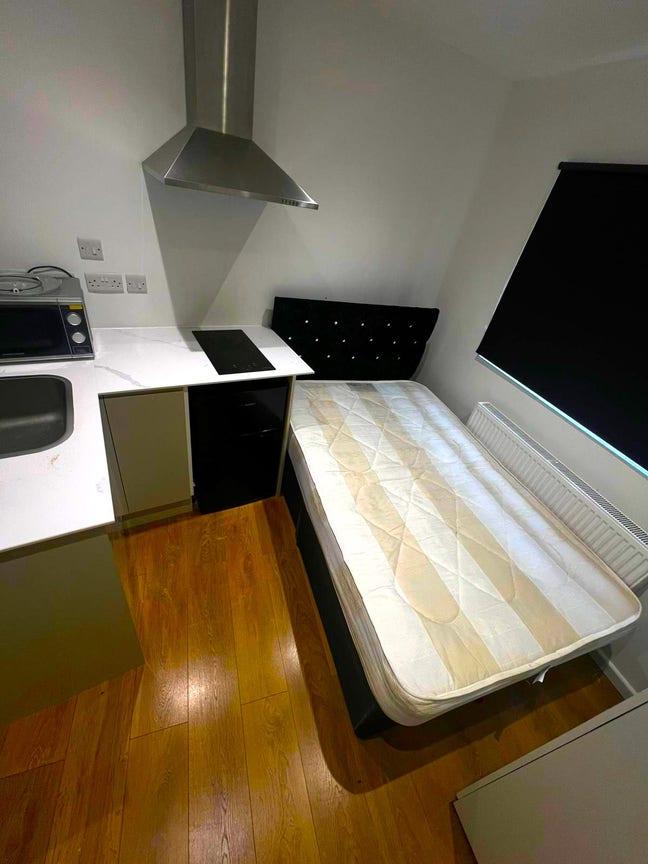 Fully Self Contained Studio Apartment Main Photo