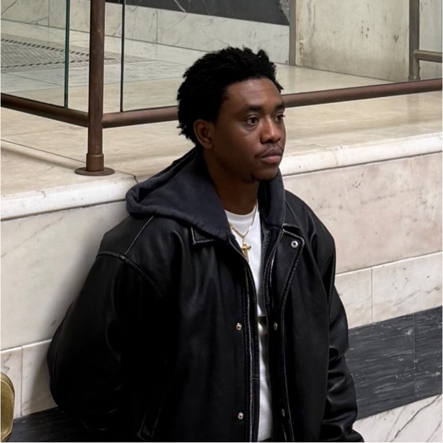 Looking for a 1bed room or a spacious ensuite. Main Photo