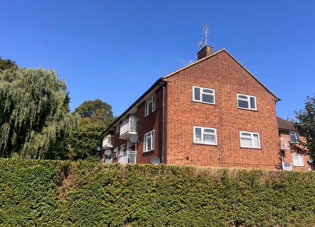 Completely Refurbished unfurnished 3 bedroom  Main Photo