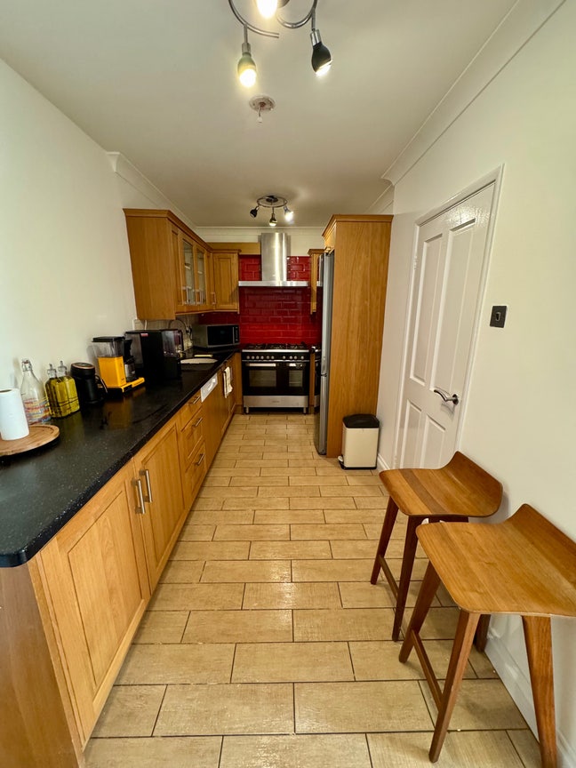 Double Room SW20 Great Location Bills Included Main Photo