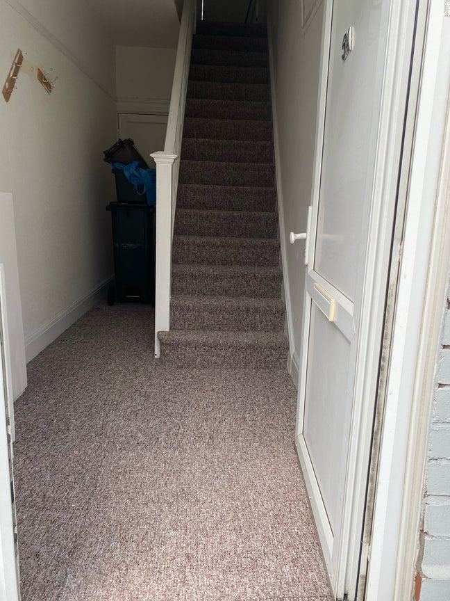 Beautiful, spacious & newly refurbished 3-bed flat Main Photo