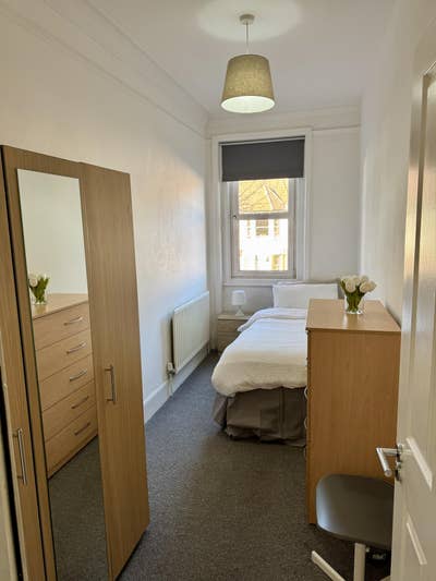 Ladies! Bright & Spacious Room Available  Main Photo