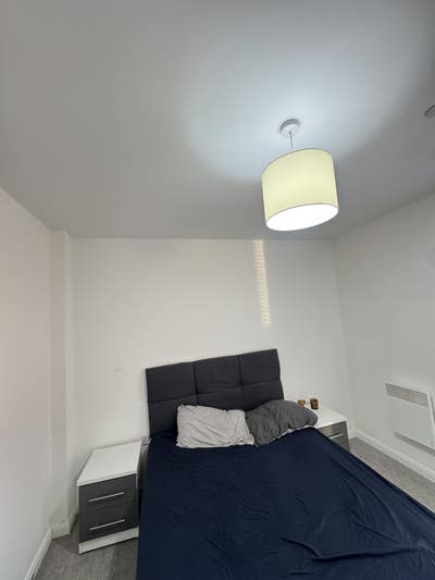 Stylish double room | Clean & quiet home | Move in Main Photo