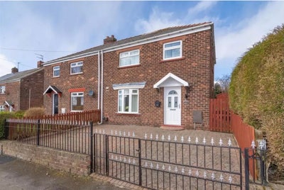 Roommate to share in my house  Main Photo