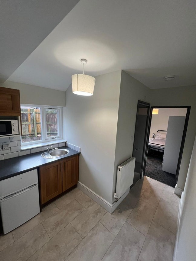 Brand new studio flat - no deposit!  Main Photo