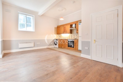 Fab 1 Bed Ground Floor Flat on Black Heath Road Main Photo