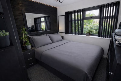 Double Room – 5 Min Metrolink – Friendly LGBTQA+ Main Photo