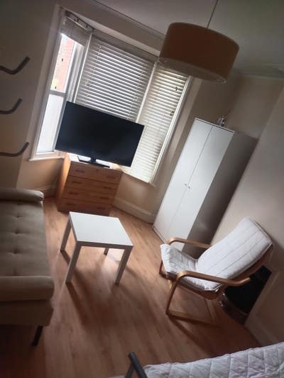 Double Room Furnished in two bedrooms house  Main Photo