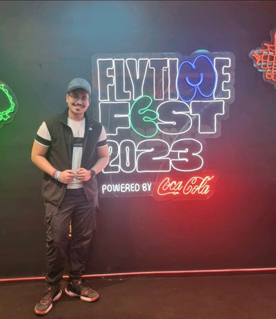 Looking for Like-Minded Flatmate Main Photo