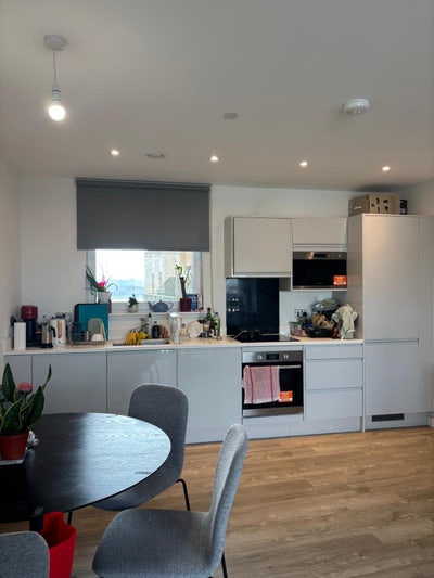 Beautiful en-suite room in a new 2-bed flat Main Photo