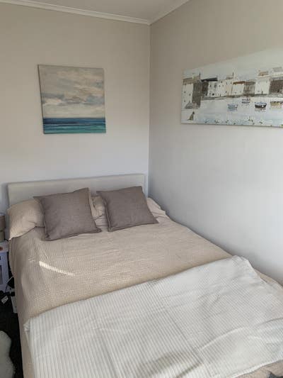 Small double sunny room  Main Photo