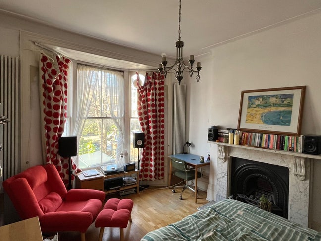 Room for rent near London Fields Main Photo