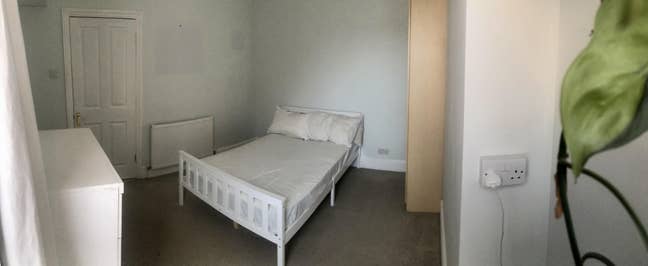 Large furnished double room in Central Southsea Main Photo