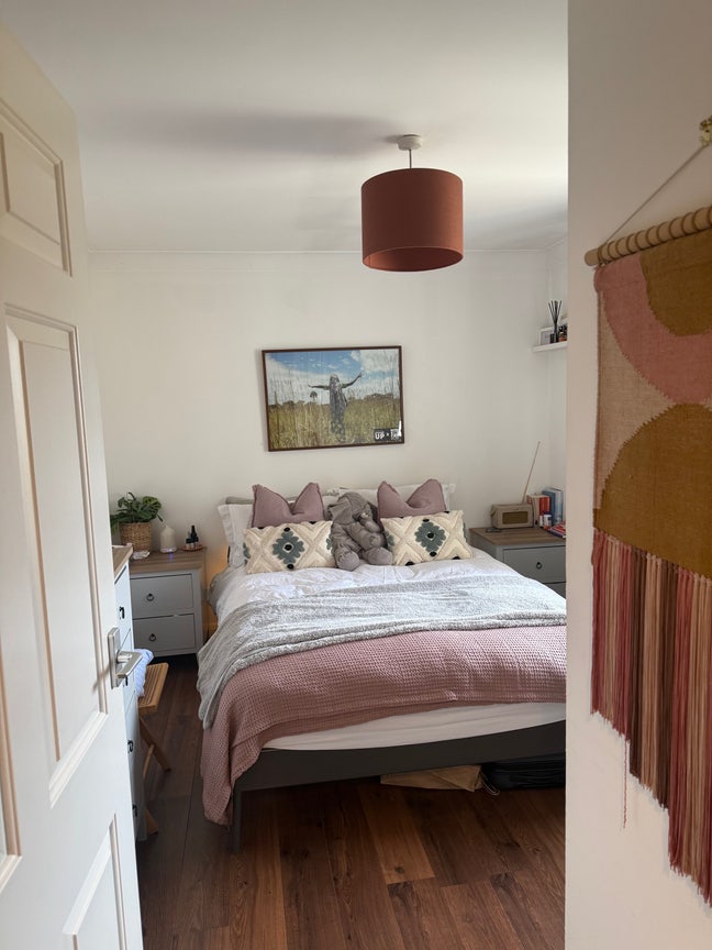 Female flatshare in Hackney | 1 x room | Mid May  Main Photo