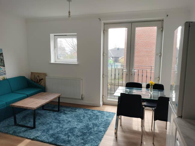 Large 4 rooms available  Main Photo