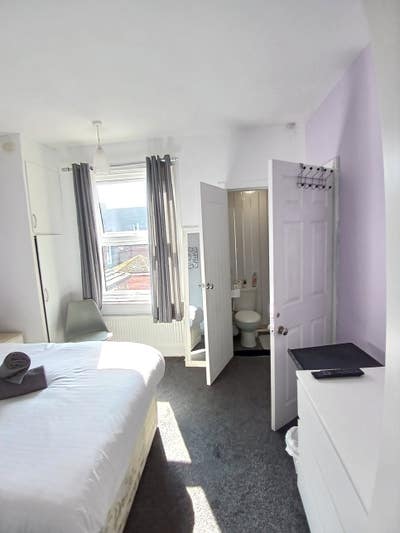 Stop Gap Serene room Main Photo