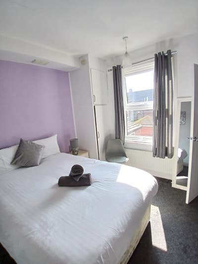 Stop Gap Serene room,NO DEPOSIT! Main Photo