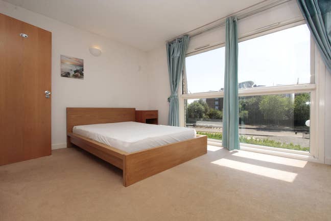 Last new spacious rooms in Canary Wharf E14  Main Photo