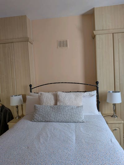 Lovely Large Double Room Main Photo