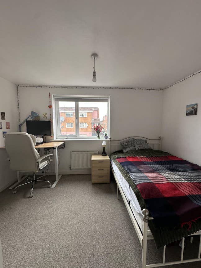 Double Room Bills Inc Female only Main Photo