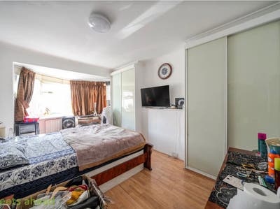 Houseshare 4 bedrooms Main Photo