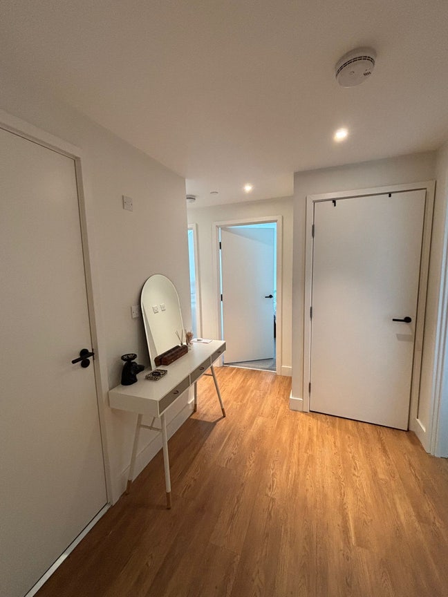 Double Room Available | NW10  Main Photo