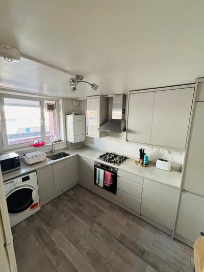 Kennington Double En-suite + Large Double Room  Main Photo